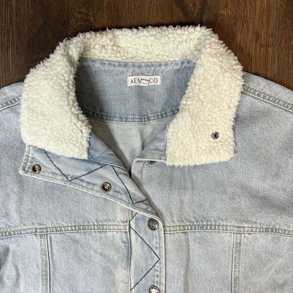 Aemi+Co Juliette Light Wash Denim Sherpa Collared Jacket Size Medium - Picture 3 of 6
